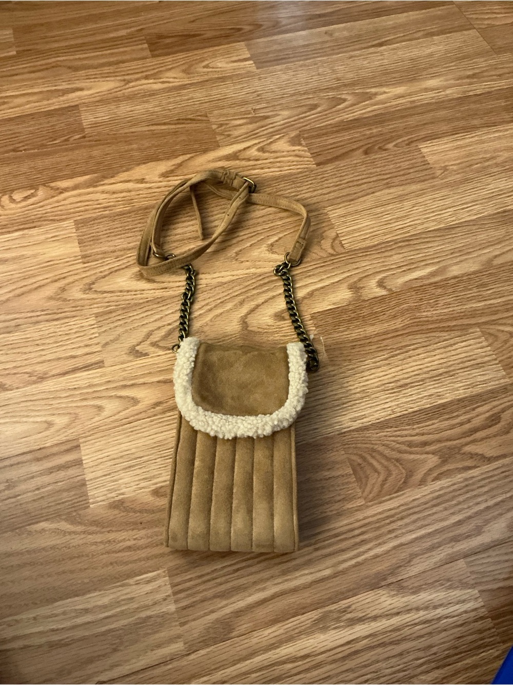 Maurice’s Tan Suede Crossbody Bag with Sherpa Trim - Picture 3 of 7